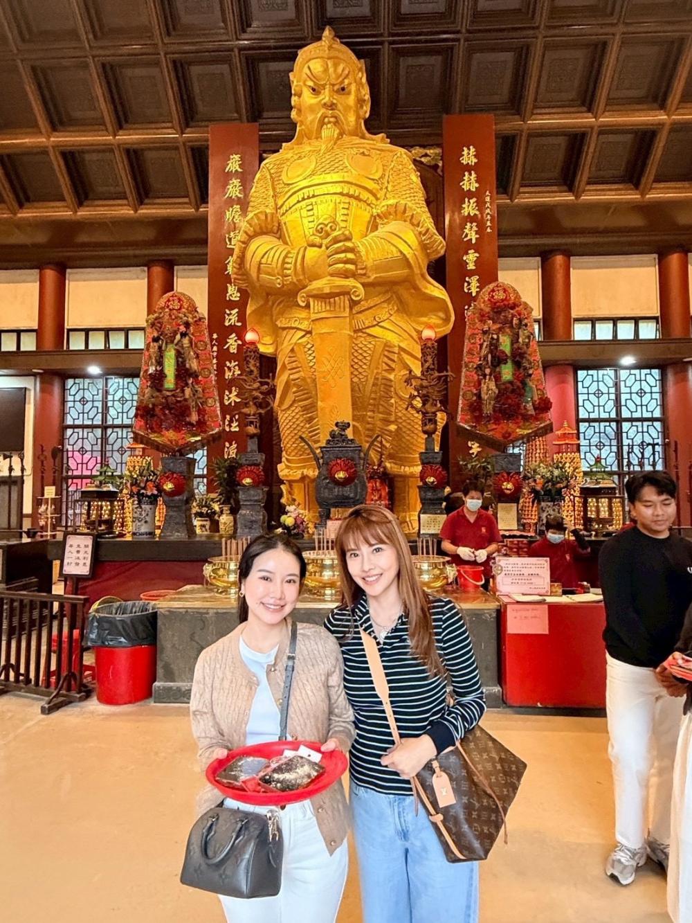 ทัวร์ฮ่องกง พระใหญ่นองปิง วัดแชกงหมิว นั่งรถรางพีคแทรม 3 วัน 2 คืน (  17 - 19 Nov 2025 )