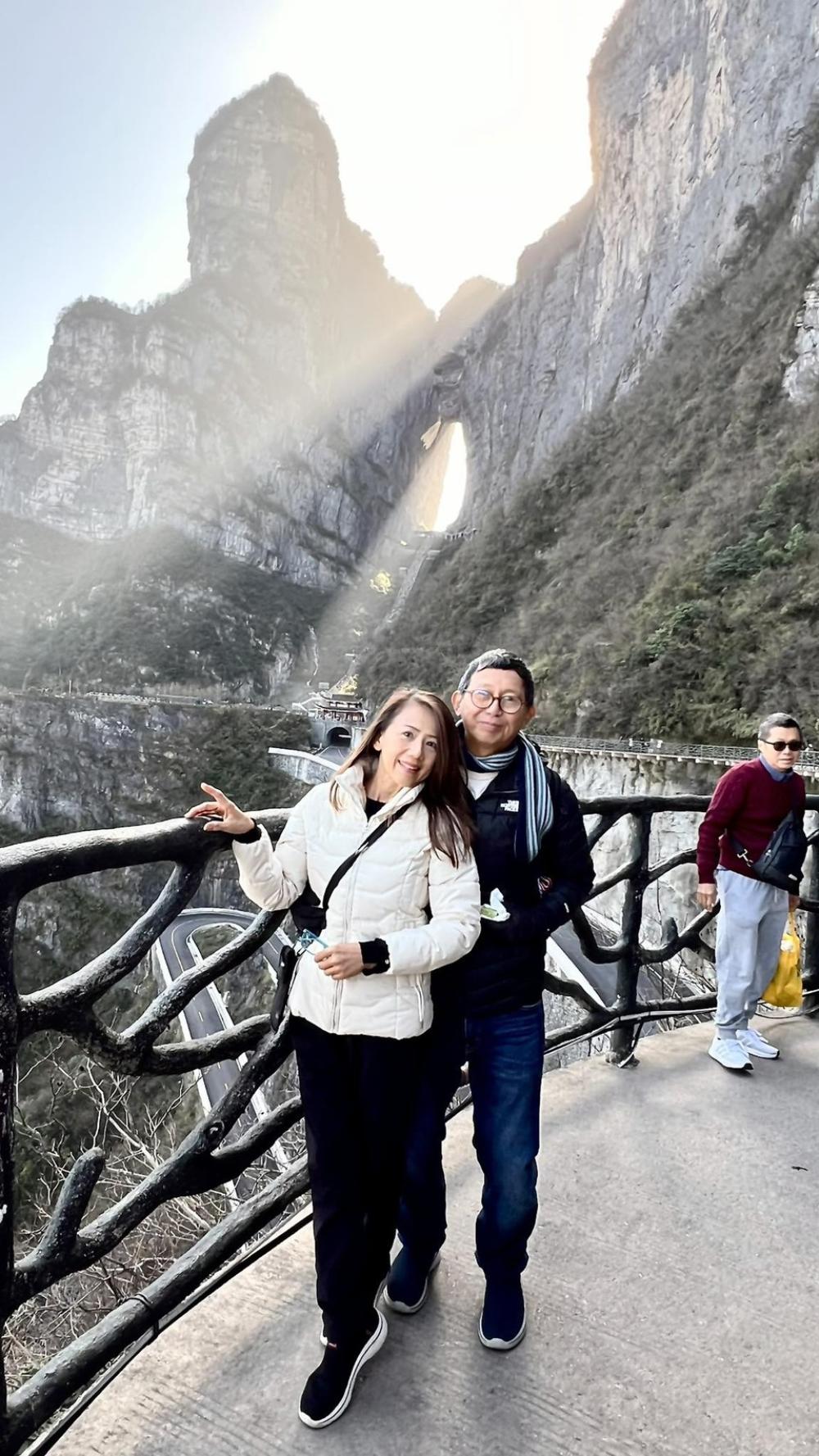 ทัวร์ฉงชิ่ง อู่หลง ฝูหรงเจิ้น จางเจียเจี้ย อี๋ชาง ไม่ลงร้าน 6 วัน 5 คืน (23 - 28 Nov 2025)